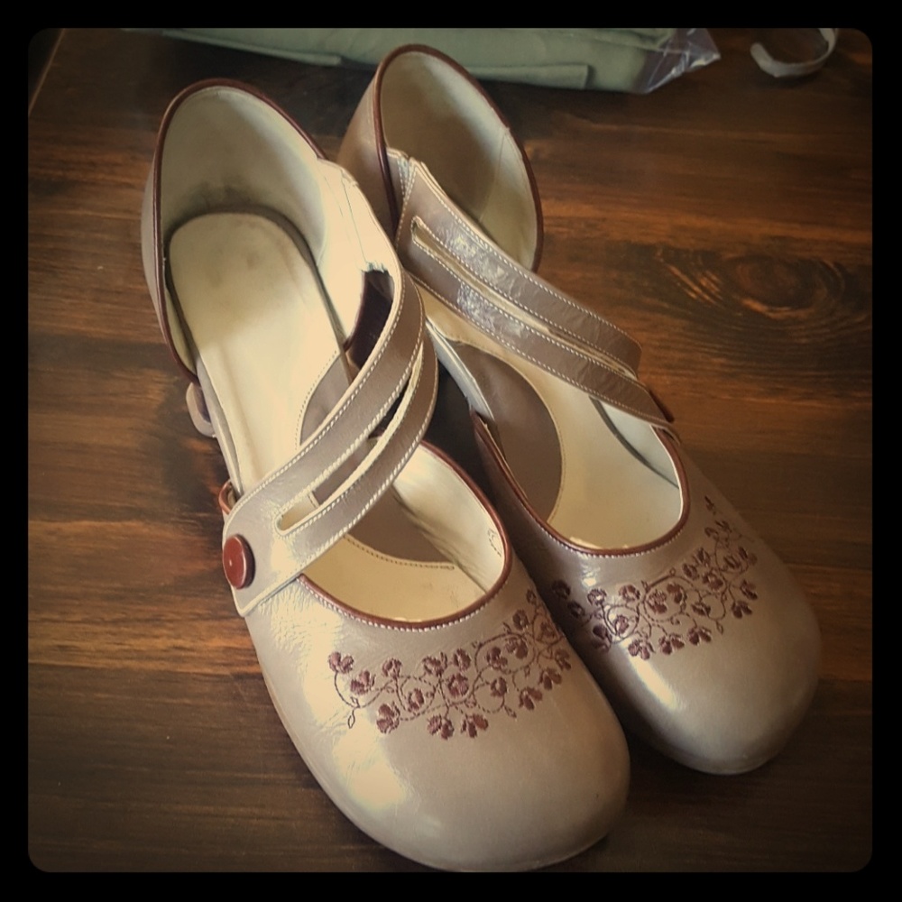 John Fluevog Gray Viardot